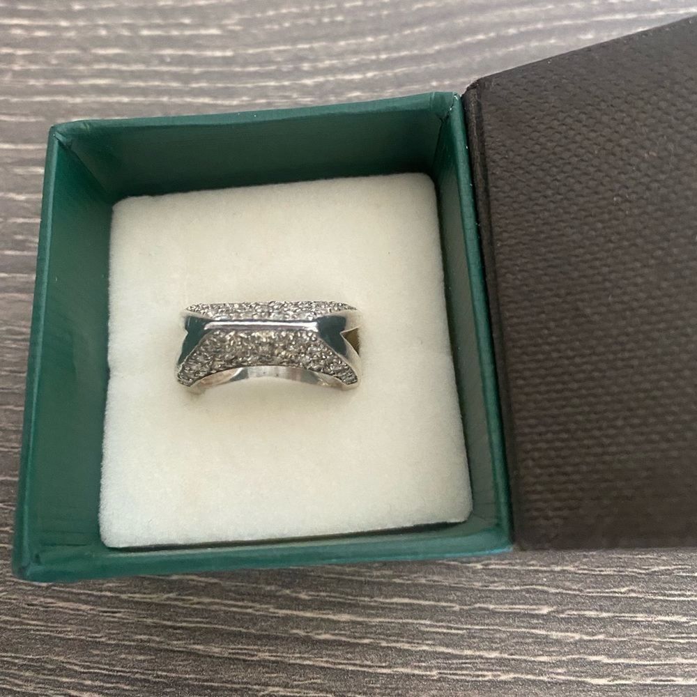 Sterling silver 925 ring with cubic zirconia